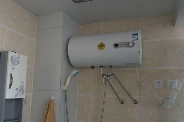 电热水器水箱漏水危险吗？