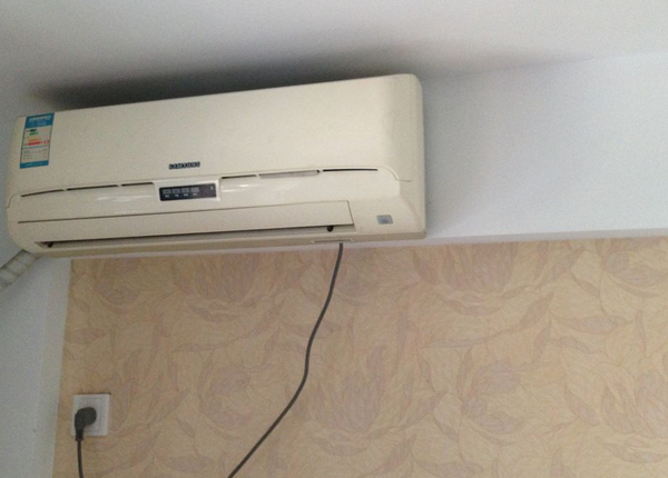 12墙挂空调外机有危险吗