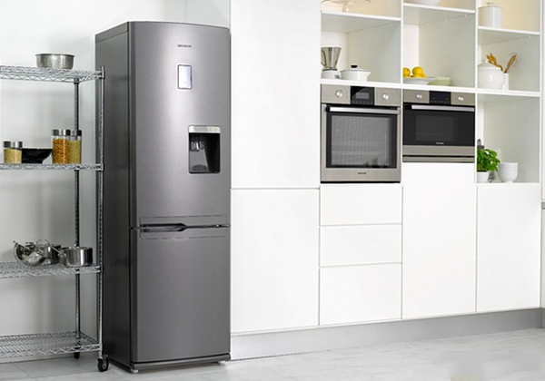 冰箱制冷正常不停机是缺制冷剂吗？