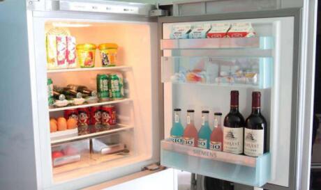 冰箱冷藏室结冰门打不开怎么办?