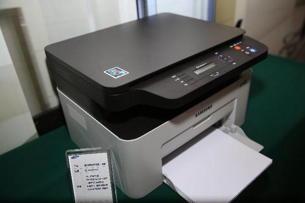 激光多功能打印机卡纸怎么拿出来