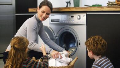 海尔滚筒洗衣机如何清理过滤器污垢