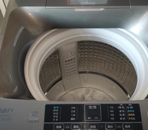 折叠洗衣机沥水篮如何使用