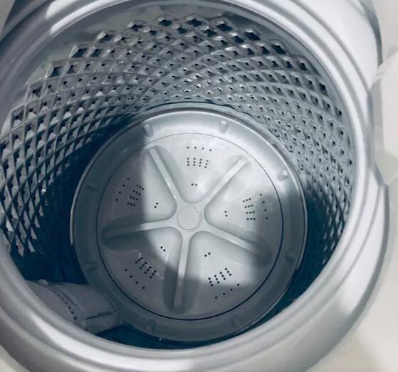 如何清洁滚筒洗衣机内桶？