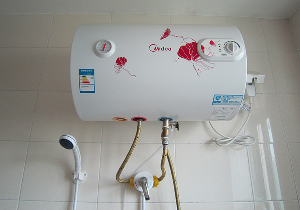 美的热水器排水指示灯闪烁的原因及解决方法